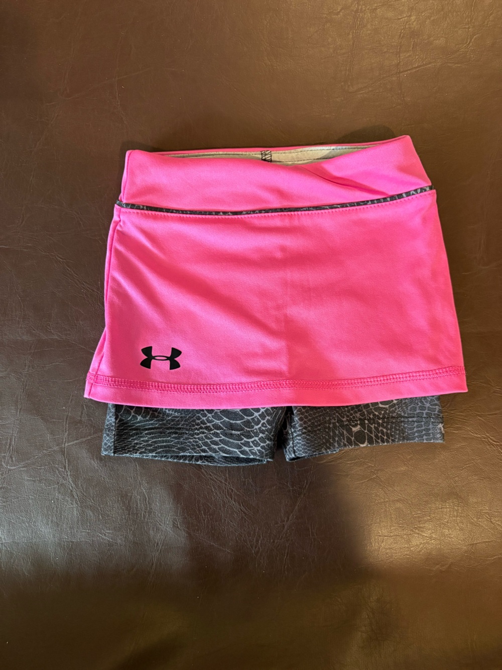 🩷 6 for $20 🩷 Under Armour Girls Hot Pink Skort with Black Snake-Print Shorts